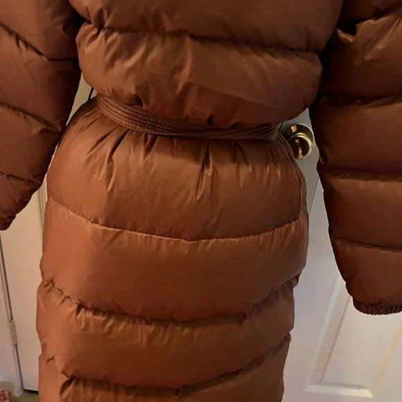North Face Puffer. Brand New. Never Worn. - Picture 10 of 14